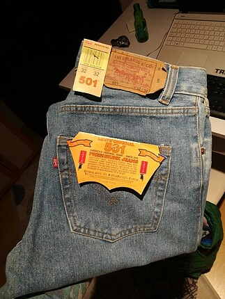 Levis