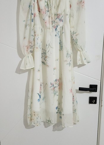 Uzun Kollu Beyaz Çiçekli Bohem Elbise - Görsel 2