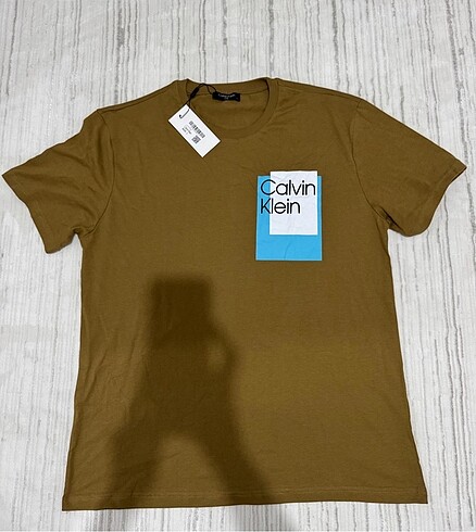 Etiketli Calvinklein T-shirt