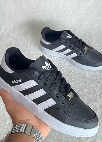 42,5 Beden siyah Renk Adidas Siyah Beyaz Spor Ayakkabı