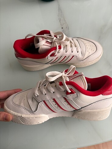 35 Beden Adidas Spor Ayakkabı - Orjinal