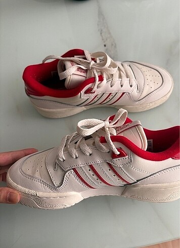 35,5 Beden Adidas orijinal spor ayakkabı