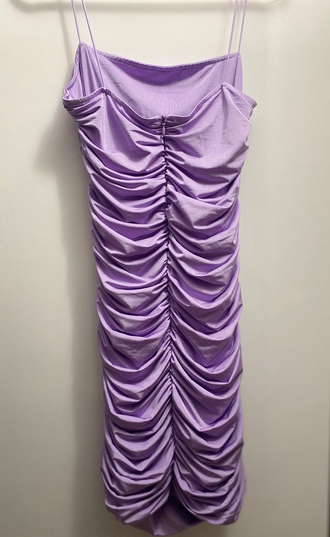 Dar Büzgülü Lila Askılı Mini Elbise - Görsel 3