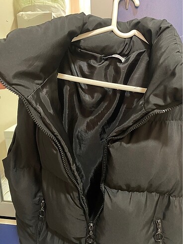 Bershka sıfır kollu şişme mont