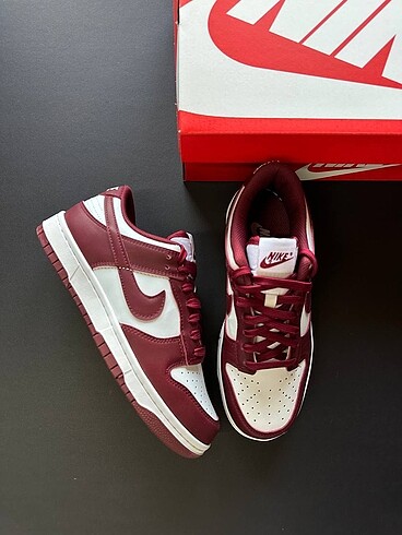 Nike Dunk Low Bordeaux