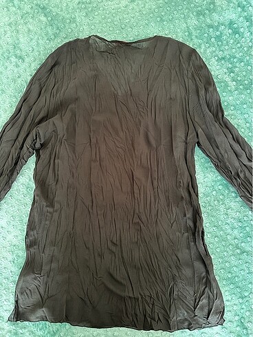 Yakası boncuk işlemeli bluz - Görsel 4