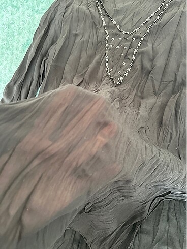 Yakası boncuk işlemeli bluz - Görsel 5