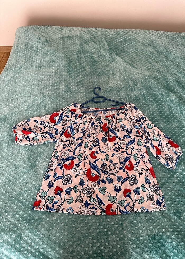 Özel desenli şifon bluz - Görsel 2