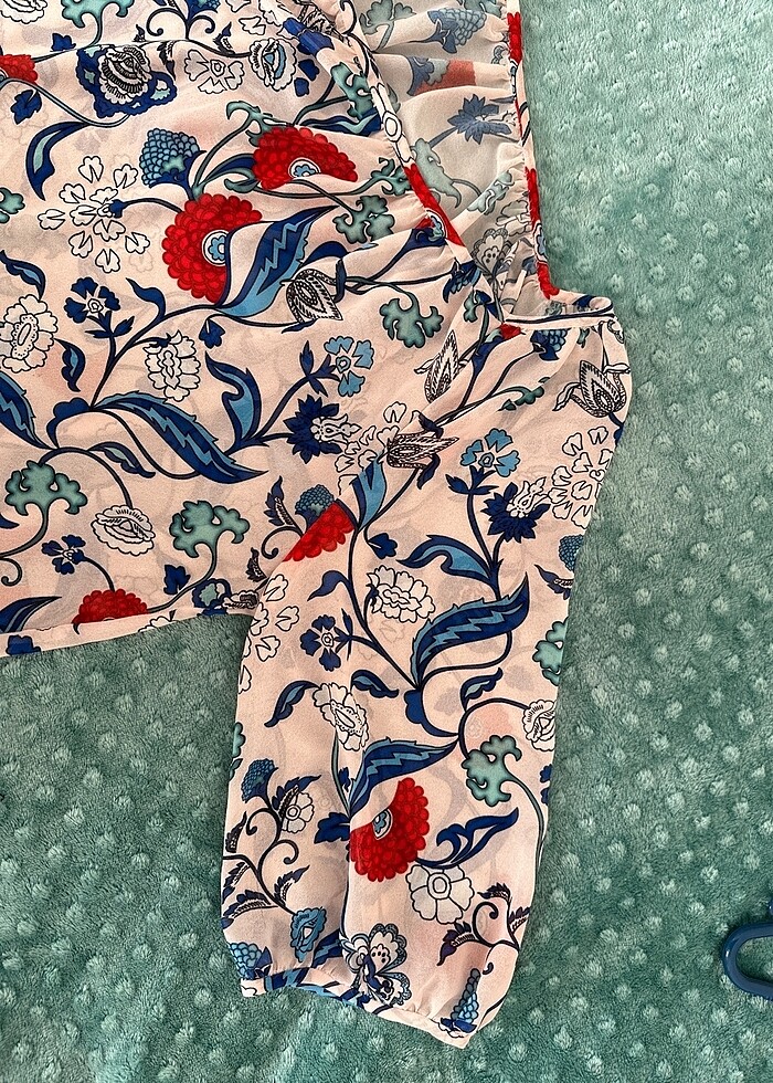 Özel desenli şifon bluz - Görsel 4