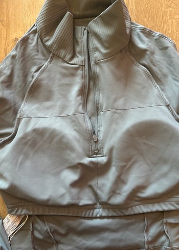 Oysho Gri Yarım Fermuarlı Spor Üst - Görsel 6