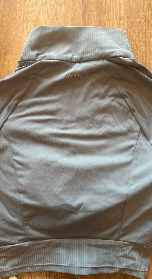 Oysho Gri Yarım Fermuarlı Spor Üst - Görsel 4