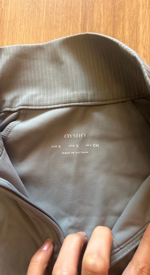 Oysho Gri Yarım Fermuarlı Spor Üst - Görsel 3