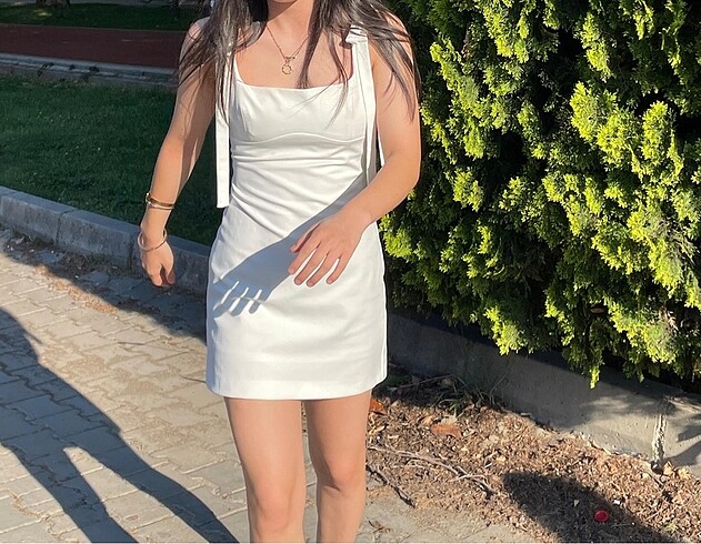 xs Beden beyaz Renk zara fiyonklu elbise