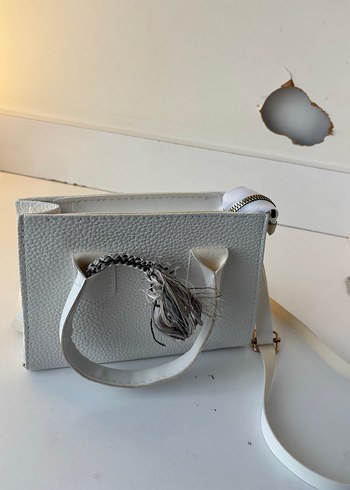 Beyaz Deri Zincir Detaylı Kadın Çanta - Görsel 3