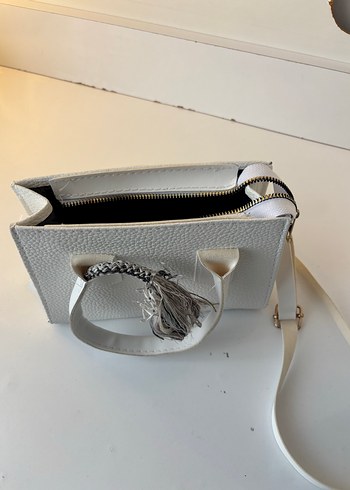 Beyaz Deri Zincir Detaylı Kadın Çanta - Görsel 4