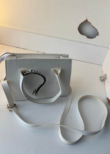 Beyaz Deri Zincir Detaylı Kadın Çanta - Görsel 2