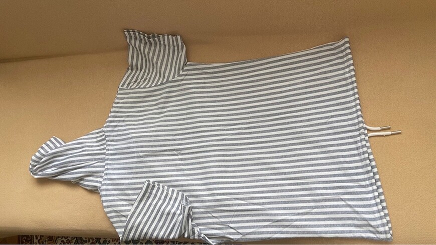 Kapüşonlu tişört - Görsel 5