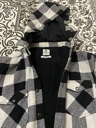 Siyah beyaz kareli kapüşonlu gömlek regular fıt S beden - Görsel 3