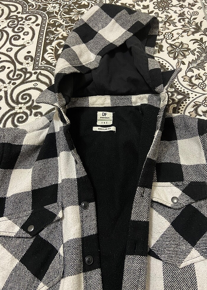 Siyah beyaz kareli kapüşonlu gömlek regular fıt S beden - Görsel 3