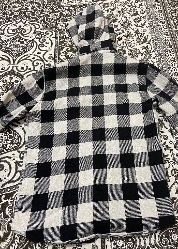 Siyah beyaz kareli kapüşonlu gömlek regular fıt S beden - Görsel 4