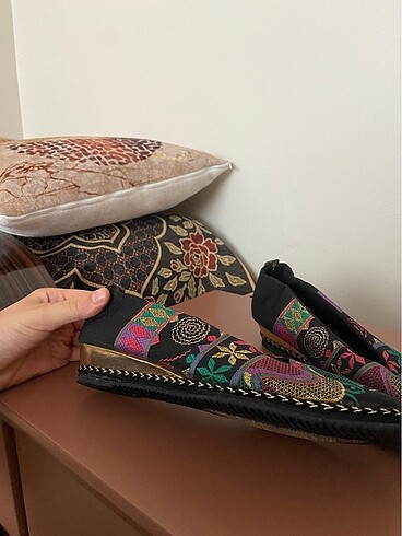 Nakışlı 90? model kadın ayakkabı - Görsel 6