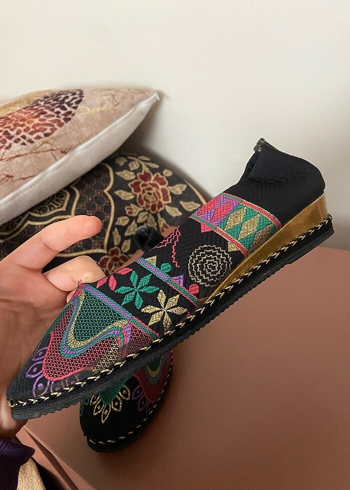 Nakışlı 90? model kadın ayakkabı - Görsel 5