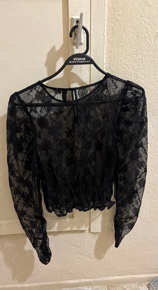 Dantel Detaylı Siyah Gotik Bluz - Görsel 3