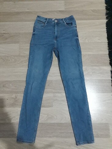 Az kullanılmış orjinal ZARA marka kot pantolon 36 beden