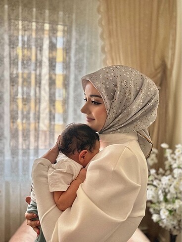 Armine ipek eşarp