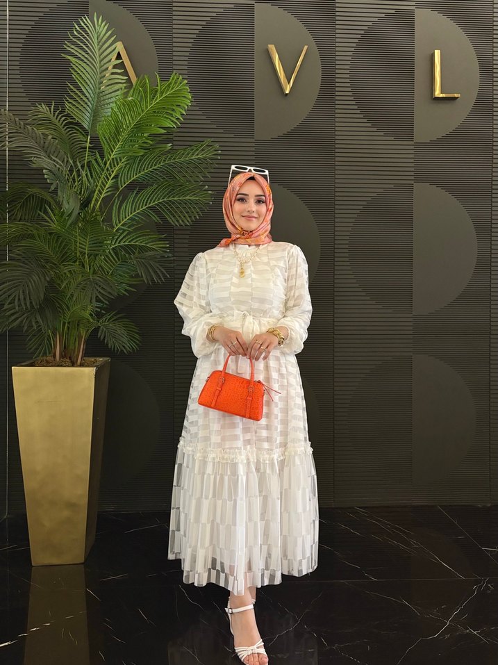 Bohem Etnik Desenli Uzun Beyaz Elbise - Görsel 4