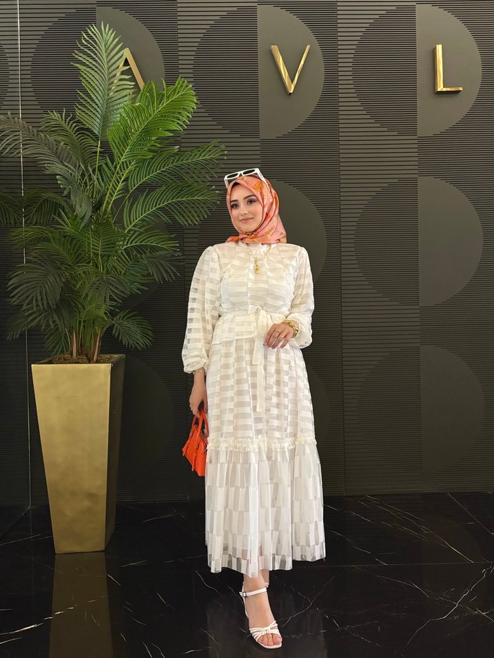 Bohem Etnik Desenli Uzun Beyaz Elbise - Görsel 5