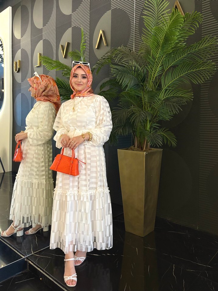 Bohem Etnik Desenli Uzun Beyaz Elbise - Görsel 3