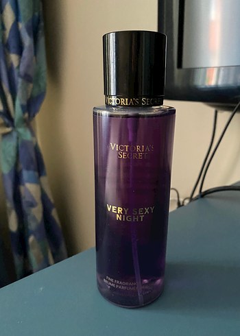 Victoria's Secret Very Sexy Night Kadın Parfüm - Görsel 4
