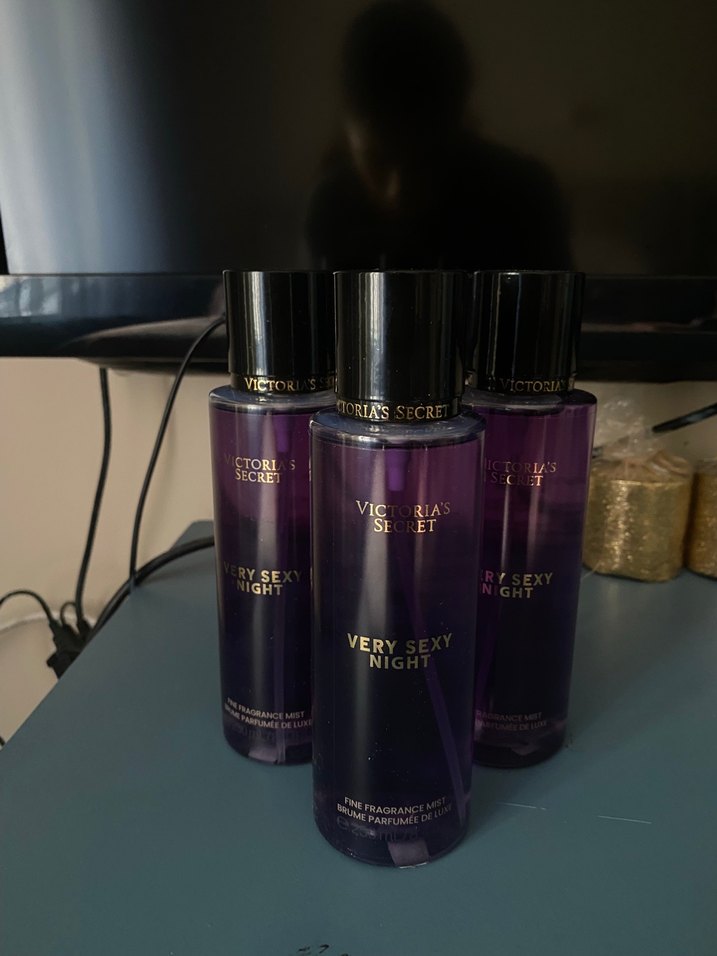 Victoria's Secret Very Sexy Night Kadın Parfüm - Görsel 2