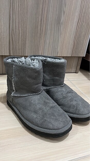 Ugg bot