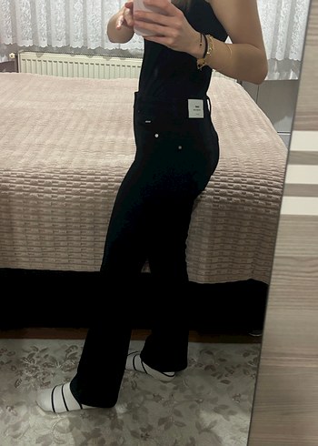 Siyah Kadın Jean Pantolon - Görsel 2