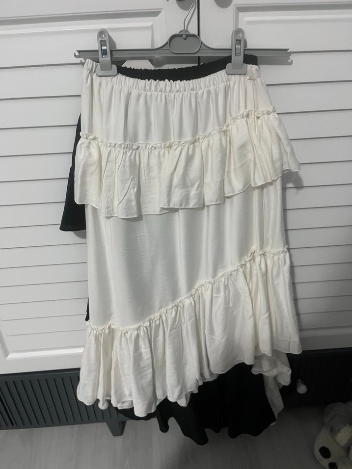 Beyaz Mini Fırfırlı Etek - Görsel 2