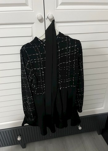 Uzun Kollu Siyah Kareli Kadın Bluz - Görsel 2