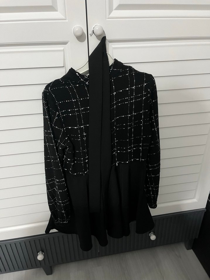 Uzun Kollu Siyah Kareli Kadın Bluz - Görsel 2