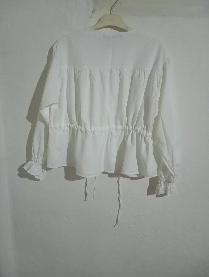 Düğmeli Beyaz Keten Kadın gömlek - Görsel 2