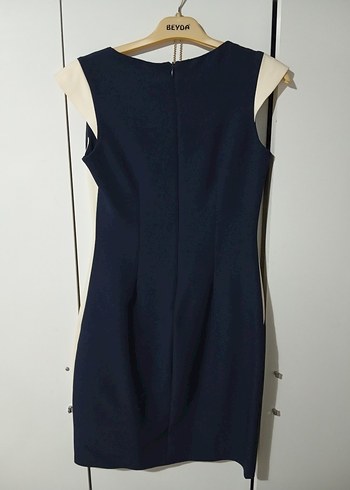 Zincir Detaylı Uzun Kollu Kalem Elbise - Görsel 3