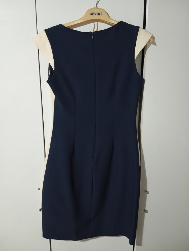 Zincir Detaylı Uzun Kollu Kalem Elbise - Görsel 3