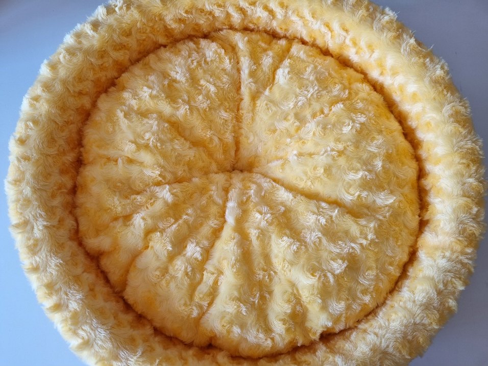 Sarı Desenli Yumuşak Kedi Yatağı - Görsel 2