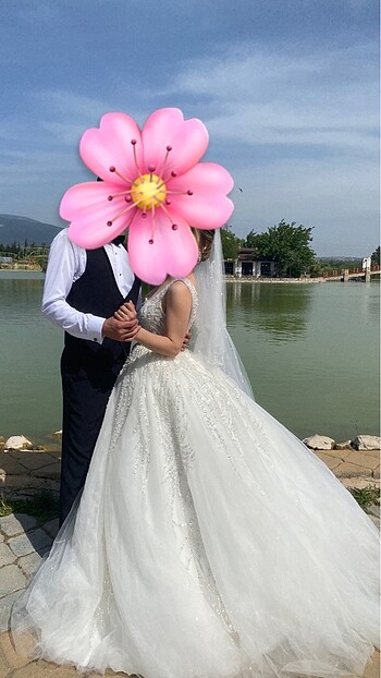 Diğer Gelinliğin tüm aksesuarı dahıldır duvak ve kuşak da dahıldır
