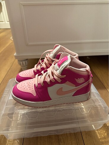 pembe air jordan