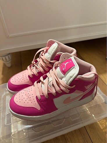Nike pembe air jordan