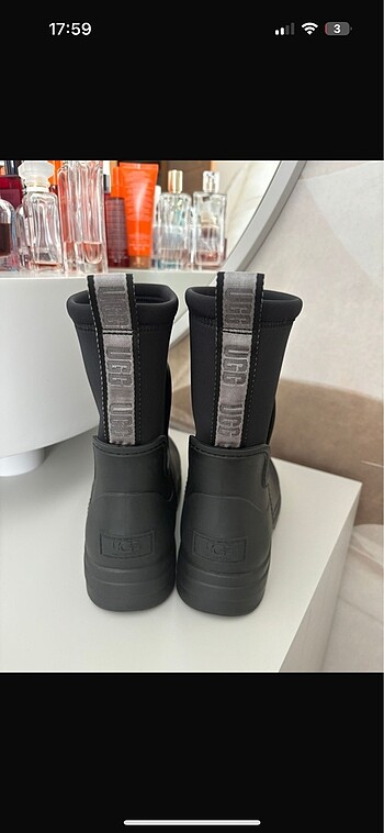 UGG DROPLET MODEL 38 numara