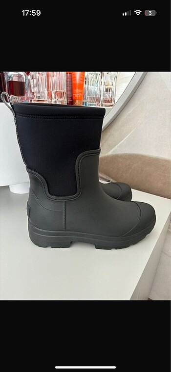 Ugg UGG DROPLET MODEL 38 numara
