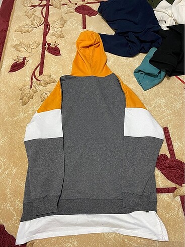 l Beden sweatshirt