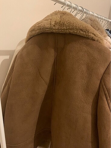 Stradivarius Kürklü meşhur mont Stradivarius